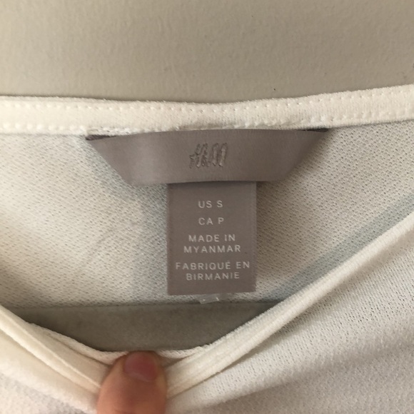 H&M 1/2 sleeve white blouse - Picture 2 of 3